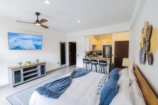 Stylish Getaway Apartment in the Heart of Cabos Golden Zone - Cabo San Lucas - 8