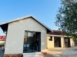Lesari Stay - Centurion - 4