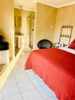 Lesari Stay - Centurion - 1
