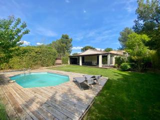 Villa de vacances nichée dans la Garrigues, à 10 minutes d'Avignon - Villeneuve-lès-Avignon - 0