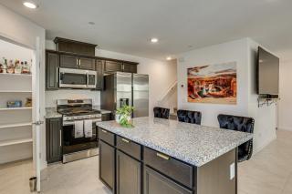5 Mi to Vegas Strip Family Townhome Near Parks! - Las Vegas - 3