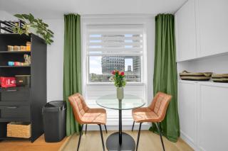 1BR Near Canary Wharf - 8