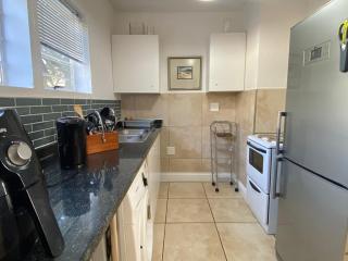Luxury Garden Retreat 2B Sandton - Sandton - 3