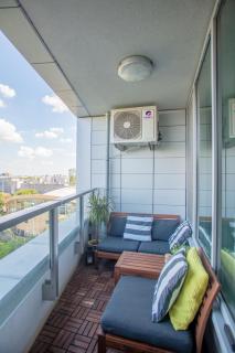 Modern 2-Bedroom - Fully Outfitted - Free Parking - Bratislava - 6