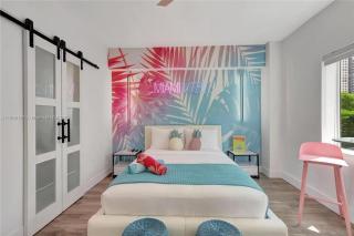 Tropical South Beach Condo - Pool & Miami Beach Vibes - 8