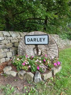 Three Bedroom Countryside Cottage - Darley - 9