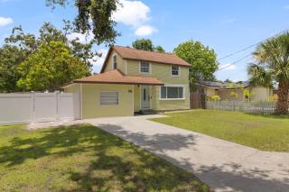 Two-Story Beach Cottage - 6