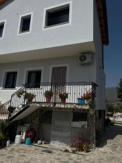 Holiday House - 0