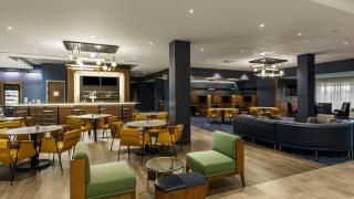 Courtyard by Marriott Madison - Madison - 4