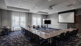 Courtyard by Marriott Madison - Madison - 8