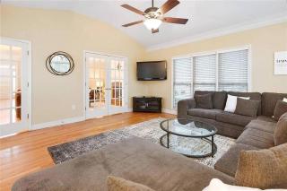 Elegant Southern Stay in Conyers - Conyers - 8