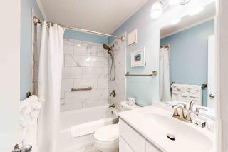 Second-Floor Condo in Oceanfront Location w/Shared Pool, Free WiFi, Water Views - 1