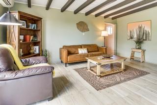 5 Mi to Joshua Tree Natl Park Home with Game Room - 6