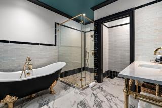 Emigrant Boutique Hotel - 5