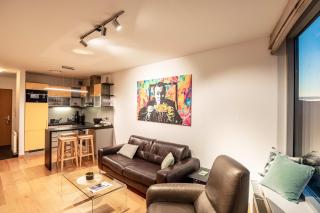 Modern 2-Bedroom - Fully Outfitted - Free Parking - Bratislava - 9