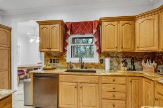 LakeFront | HotTub | Dock | 4BD4.5BA | FreeParking - Nonaville - 6