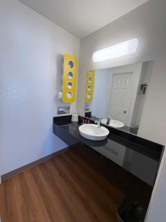Econo Lodge - Sonora - 5