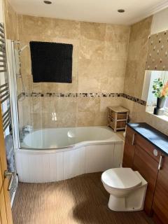 Spacious family home in Lichfield - Lichfield - 2