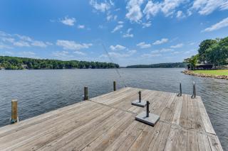 On Lake Tillery Spacious Home with Screened Porch! - Albemarle - 0