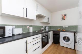 Contractor-Friendly 2 Bed House Fast WiFi & Free Parking central Redcar - 4