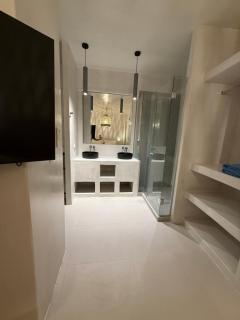 Value for money Naousa Center designer spacious room - 8