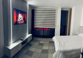 Aparta- estudio de lujo con jacuzzi - 0