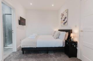 Luxury Seaside Home Parking, Sleeps 8 by ADLIV - 5