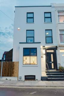 Luxury Seaside Home Parking, Sleeps 8 by ADLIV - 7