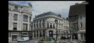 F2 hyper centre ville Bourges - 6