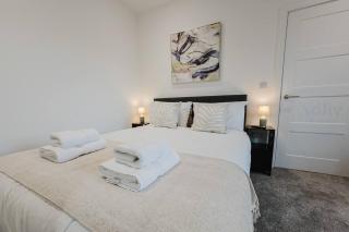 Luxury Seaside Home Parking, Sleeps 8 by ADLIV - 1