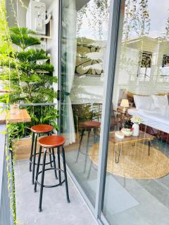 502MSNK Luxe Studio with River View & Balcony & Kitchen - 9