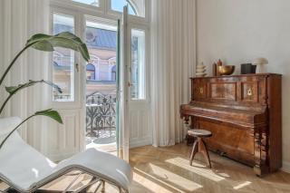 Adorján Apartments - The Grand Salon - 8