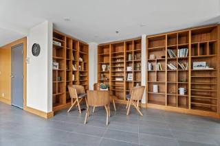 Elegant, Comfy & Sophisticated MetroLux Downtown Suite - 1