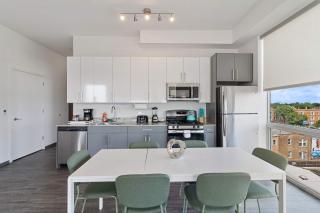 2BR City Loft Sweeping Glass Views - 5
