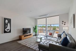 New Modern 1BR Lux City Escape - 9