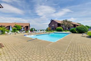 Community Boat Dock Lake Memphremagog Condo! - 9