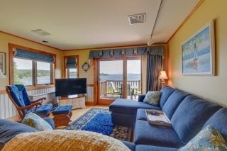 Lake Memphremagog Access Newport Condo with Balcony - 7