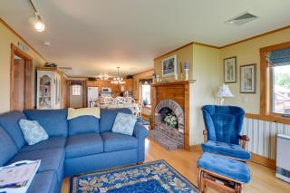 Lake Memphremagog Access Newport Condo with Balcony - 1