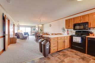 Mtn Views and Pool Access Lake Memphremagog Condo! - 3