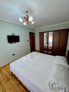 Bicuni Brothers Guest House - 4