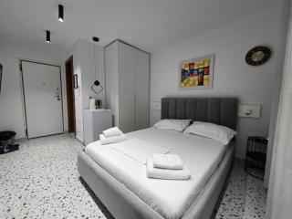 Roomy Central - Tirana - 8