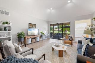 Designer Seville Condo w Golf Mountain Views - 9