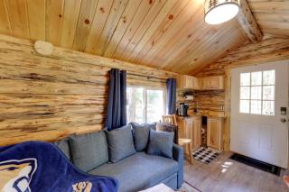 Day Trip to Glacier NP Nature-Packed Cabin! - 1