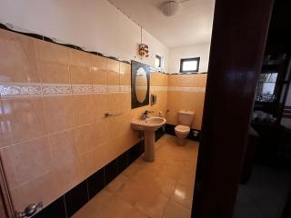 Luxury Villa With Private Pool & 5 Minutes From The Beach - 8