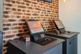 easyHotel Zürich City Centre - 2