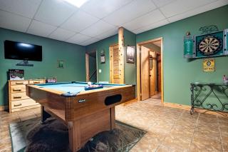 Cozy Smoky Mountain Escape w Jacuzzi Game Room - 1