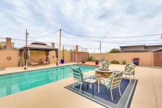 Grill and Dine Outside Lake Havasu Home with Pool! - Lake Havasu City - 0