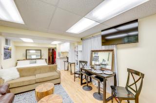 5 Mi to State Park Studio, Walk to Happys Inn! - 6