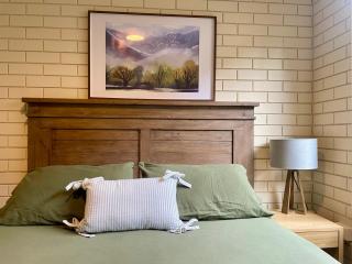 “Riverbank Retreat” Central unit on the river - Wagga Wagga - 5