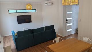Guesthouse near airport with private access and parking - 4